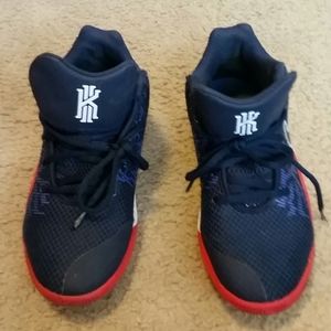Boy's Nike Gym Shoes